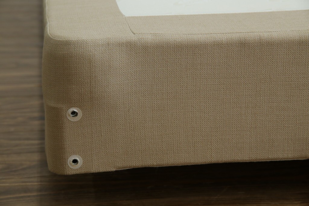 中古　スペイン製　バロッサバレンティ(VARO,S.A. VALENTI)　シモンズ(SIMMONS)　ボックススプリングベッド　ナチュラルモダンデザインでお部屋に取り入れやすいダブルサイズのベッドフレーム　(R-079445)