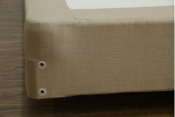 中古　スペイン製　バロッサバレンティ(VARO,S.A. VALENTI)　シモンズ(SIMMONS)　ボックススプリングベッド　ナチュラルモダンデザインでお部屋に取り入れやすいダブルサイズのベッドフレーム　(R-079445)