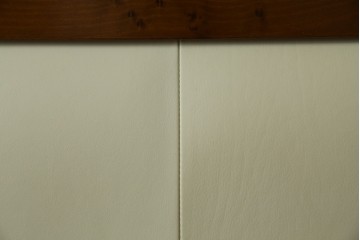 中古　スペイン製　バロッサバレンティ(VARO,S.A. VALENTI)　シモンズ(SIMMONS)　ボックススプリングベッド　ナチュラルモダンデザインでお部屋に取り入れやすいダブルサイズのベッドフレーム　(R-079445)