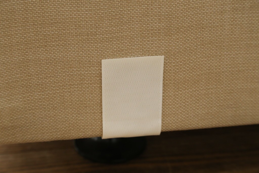 中古　スペイン製　バロッサバレンティ(VARO,S.A. VALENTI)　シモンズ(SIMMONS)　ボックススプリングベッド　ナチュラルモダンデザインでお部屋に取り入れやすいダブルサイズのベッドフレーム　(R-079445)