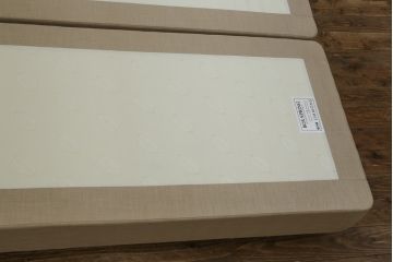 中古　スペイン製　バロッサバレンティ(VARO,S.A. VALENTI)　シモンズ(SIMMONS)　ボックススプリングベッド　お部屋に取り入れやすいナチュラルモダンデザインのベッドフレーム(ヘッドボード、ダブルベッド、木製ベッド)(R-079445)