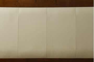 中古　スペイン製　バロッサバレンティ(VARO,S.A. VALENTI)　シモンズ(SIMMONS)　ボックススプリングベッド　お部屋に取り入れやすいナチュラルモダンデザインのベッドフレーム(ヘッドボード、ダブルベッド、木製ベッド)(R-079445)