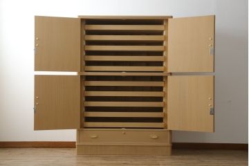 中古　美品　国産　職人手造り　繊細で美しい金具が品の良さを高める総桐箪笥(桐たんす、整理箪笥、和タンス、着物箪笥、衣装箪笥、収納たんす、引き出し、衣装盆)(R-079451)
