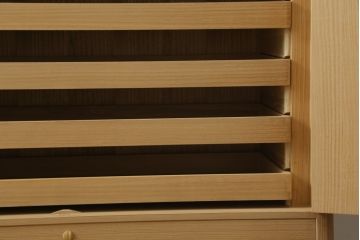 中古　美品　国産　職人手造り　繊細で美しい金具が品の良さを高める総桐箪笥(桐たんす、整理箪笥、和タンス、着物箪笥、衣装箪笥、収納たんす、引き出し、衣装盆)(R-079451)