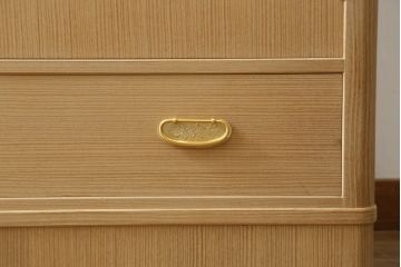 中古　美品　国産　職人手造り　繊細で美しい金具が品の良さを高める総桐箪笥(桐たんす、整理箪笥、和タンス、着物箪笥、衣装箪笥、収納たんす、引き出し、衣装盆)(R-079451)