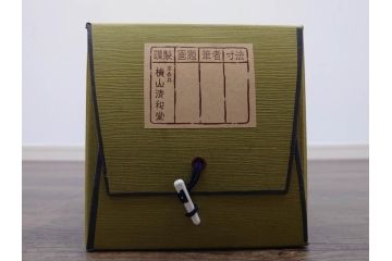 暁山人作　本金当麻つづれ十三佛像図　掛軸(掛け軸、仏画、仏具、京表具 横山清和堂、表装の栞つき、共箱付き)(R-079466)