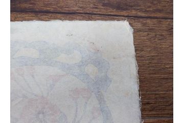 1985年(昭和60年)　人間国宝　芹沢銈介　大胆な和モダンのデザインに目を奪われる型染カレンダー(木版画、多色摺り、和紙、暦、12ヶ月揃い、諸国民芸たくみ、唐草、桜、さくら、ツル、鶴、花、藤、扇子、トンボ、蜻蛉、栗、紅葉、波、ケース付き)(R-079470)　
