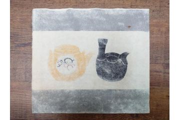 真作　人間国宝　芹沢銈介　型絵染　様々な匠の創造性に触れられる版画7枚セット(絵画、うちわ絵、益子土瓶図、風景画、野菜、山、植物、諸国民芸、株式会社たくみ、記念品、落款印、ケース付き)(R-079476)