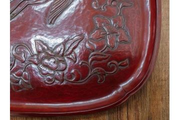 大正〜昭和初期　鎌倉彫　後藤久慶作　木句盆　四方菓子盆　/　博古堂作　長方盆　力強く彫られた味わい深いお盆3点セット(トレイ、トレー、漆器、木製、鳳凰、鳥、花、皿立て付き、共箱付き)(R-079477)