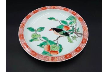 復刻版　乾隆年製　粉彩桃果蝙蝠紋皿/大清康煕年製　五彩桃樹鵲紋皿/大清雍正年製　豆彩水仙花石紋皿/大明成化年製　青花歳寒三友紋盤/大明宣徳年製　青花松竹梅紋盤　青花暗花紋鉢　6寸・7寸・8寸　格式の高さを感じる皇帝の磁器6点セット(中国、中国美術、六寸、七寸、八寸、タトウ箱付き、外箱付き)(定価43万円以上)(R-079480)