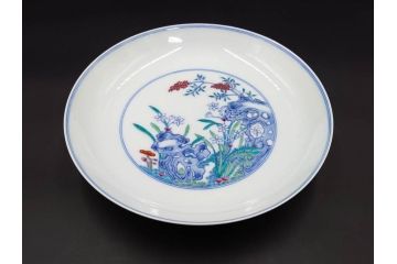 復刻版　乾隆年製　粉彩桃果蝙蝠紋皿/大清康煕年製　五彩桃樹鵲紋皿/大清雍正年製　豆彩水仙花石紋皿/大明成化年製　青花歳寒三友紋盤/大明宣徳年製　青花松竹梅紋盤　青花暗花紋鉢　6寸・7寸・8寸　格式の高さを感じる皇帝の磁器6点セット(中国、中国美術、六寸、七寸、八寸、タトウ箱付き、外箱付き)(定価43万円以上)(R-079480)