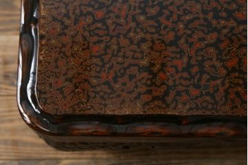 中古　未使用　展示品　東北　津軽塗り　唐塗り　隅々まで意匠を凝らした上質で美しい漆塗りの座卓(ローテーブル、センターテーブル、リビングテーブル)(定価約80万円)(R-079485)