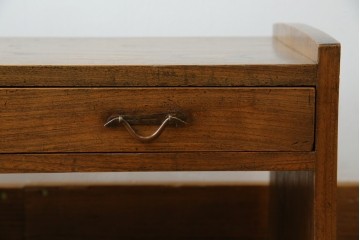 和製アンティーク　総ケヤキ(欅)材　時を経た味わいと力強い杢目が魅力的な文机　(R-079487)