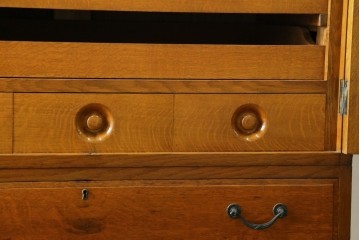 和製ヴィンテージ　上手物!!　ナラ材　上品な意匠が光る着物箪笥　(R-079489)