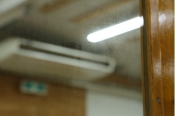 和製ヴィンテージ　上手物!!　ナラ材　上品な意匠が光る着物箪笥　(R-079489)
