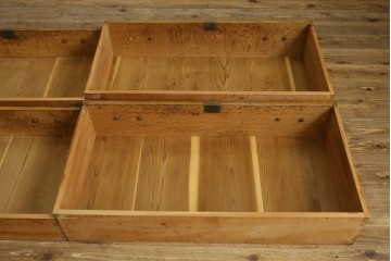 和製ヴィンテージ　上手物!!　ナラ材　上品な意匠が光る着物箪笥　(R-079489)
