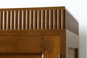 和製ヴィンテージ　上手物!!　ナラ材　上品な意匠が光る着物箪笥　(R-079489)