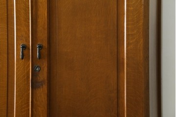 和製ヴィンテージ　上手物!!　ナラ材　上品な意匠が光る着物箪笥　(R-079489)