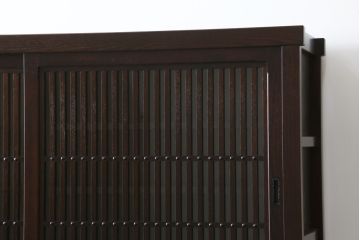 中古　格子デザインが凛とした和を演出する二段重ね水屋箪笥(食器棚、戸棚、収納棚、キャビネット)(R-079490)