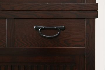 中古　格子デザインが凛とした和を演出する二段重ね水屋箪笥(食器棚、戸棚、収納棚、キャビネット)(R-079490)