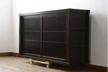 中古　格子デザインが凛とした和を演出する水屋箪笥サイドボード(食器棚、戸棚、収納棚、サイドキャビネット)(R-079491)