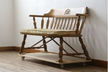 中古　ナラ(楢)材　飛騨家具　WINDS太平　楢(ナラ)材　どこから見ても美しいデザインが魅力的なベンチ(二人掛け、2P、長椅子、イス)(R-079493)