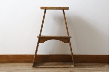 和製アンティーク　栓材　おしゃれな飾り台としても活躍するレトロで可愛らしい踏み台(ステップ、階段、花台、ディスプレイ雑貨)(R-079495)