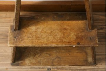 和製アンティーク　栓材　おしゃれな飾り台としても活躍するレトロで可愛らしい踏み台(ステップ、階段、花台、ディスプレイ雑貨)(R-079495)