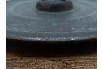 時代物　銅製　歴史を感じる薬研(やげん、古民具、古道具、薬屋、漢方、調薬、薬草、すり鉢、台付き)(R-079502)