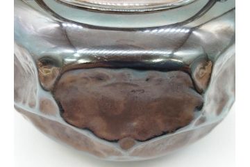 純銀　造りこまれたデザインが目を引く銀瓶(煎茶、薬缶、銀水注、湯沸し、茶道具、やかん、水指、急須)(R-079503)
