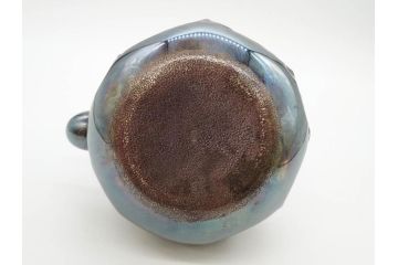 純銀　造りこまれたデザインが目を引く銀瓶(煎茶、薬缶、銀水注、湯沸し、茶道具、やかん、水指、急須)(R-079503)