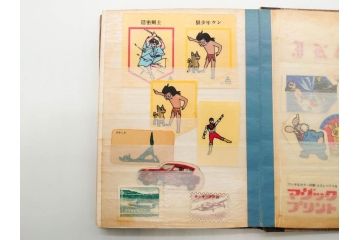 当時物　シールやワッペンなどまとめてセット(シール帳、鉄人28号、鉄腕アトム、明治製菓、おまけ、エイトマン、狼少年ケン、グリコ、切り抜き、手塚治虫、マーブルチョコレート、0戦はやと、わんわん忠臣蔵)(R-079504)
