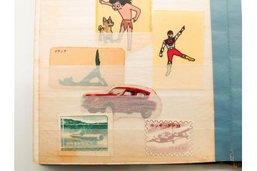当時物　シールやワッペンなどまとめてセット(シール帳、鉄人28号、鉄腕アトム、明治製菓、おまけ、エイトマン、狼少年ケン、グリコ、切り抜き、手塚治虫、マーブルチョコレート、0戦はやと、わんわん忠臣蔵)(R-079504)