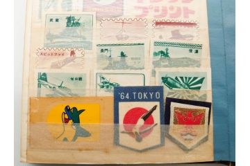 当時物　シールやワッペンなどまとめてセット(シール帳、鉄人28号、鉄腕アトム、明治製菓、おまけ、エイトマン、狼少年ケン、グリコ、切り抜き、手塚治虫、マーブルチョコレート、0戦はやと、わんわん忠臣蔵)(R-079504)