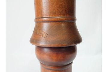内閣総理大臣賞受賞作家 関口三作　創作こけし　「武人」　高さ 約52.5cm　匠の卓越したデザイン性が光るこけし(郷土人形玩具、伝統工芸、民芸品、置物、ディスプレイ、木彫　木製、共箱付き)(R-079507)
