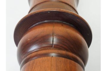 内閣総理大臣賞受賞作家 関口三作　創作こけし　「武人」　高さ 約52.5cm　匠の卓越したデザイン性が光るこけし(郷土人形玩具、伝統工芸、民芸品、置物、ディスプレイ、木彫　木製、共箱付き)(R-079507)