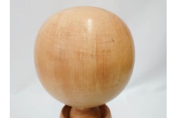 内閣総理大臣賞受賞作家　狩野千代松　創作こけし　「静心」　高さ (大)約32cm/(小)約23.5cm　無垢な表情が可愛らしいこけし2点セット(郷土人形玩具、伝統工芸、民芸品、置物、ディスプレイ、木彫　木製)(R-079508)