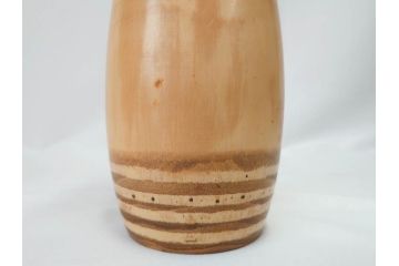 内閣総理大臣賞受賞作家　狩野千代松　創作こけし　「静心」　高さ (大)約32cm/(小)約23.5cm　無垢な表情が可愛らしいこけし2点セット(郷土人形玩具、伝統工芸、民芸品、置物、ディスプレイ、木彫　木製)(R-079508)
