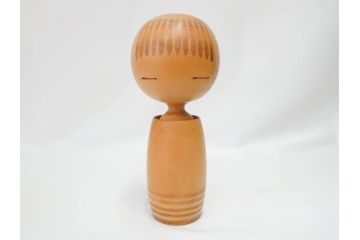 内閣総理大臣賞受賞作家　狩野千代松　創作こけし　「静心」　高さ (大)約32cm/(小)約23.5cm　無垢な表情が可愛らしいこけし2点セット(郷土人形玩具、伝統工芸、民芸品、置物、ディスプレイ、木彫　木製)(R-079508)