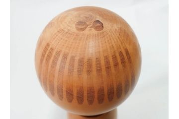 内閣総理大臣賞受賞作家　狩野千代松　創作こけし　「静心」　高さ (大)約32cm/(小)約23.5cm　無垢な表情が可愛らしいこけし2点セット(郷土人形玩具、伝統工芸、民芸品、置物、ディスプレイ、木彫　木製)(R-079508)