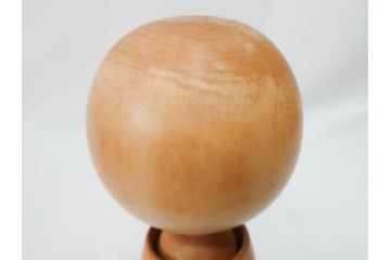 内閣総理大臣賞受賞作家　狩野千代松　創作こけし　「静心」　高さ (大)約32cm/(小)約23.5cm　無垢な表情が可愛らしいこけし2点セット(郷土人形玩具、伝統工芸、民芸品、置物、ディスプレイ、木彫　木製)(R-079508)