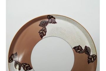 戦前　オールドTOTO　東洋陶器　TOYOTOKI KAISHA　落ち着いた上品さが魅力のティーセット(金彩、葉模様、東陶、トートー、プレート、ティーポット、ティーカップ、ソーサー、クリーマー、ミルクジャー、シュガーポット、ケース付き)(R-079510)　　