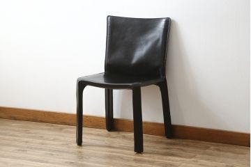 中古　Cassina(カッシーナ)　412　CAB(キャブ)　MARIO BELLINI(マリオベリーニ)　ブラック(黒)　シンプルモダンな空間づくりに活躍するアームレスチェア(ダイニングチェア、椅子、イス)(定価約24万円)(R-079511)