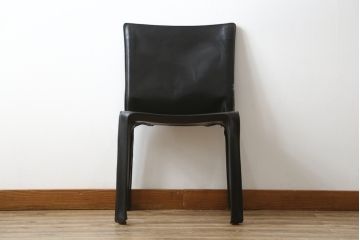 中古　Cassina(カッシーナ)　412　CAB(キャブ)　MARIO BELLINI(マリオベリーニ)　ブラック(黒)　シンプルモダンな空間づくりに活躍するアームレスチェア(ダイニングチェア、椅子、イス)(定価約24万円)(R-079511)