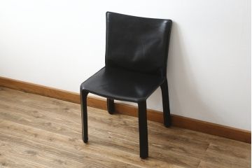中古　Cassina(カッシーナ)　412　CAB(キャブ)　MARIO BELLINI(マリオベリーニ)　ブラック(黒)　シンプルモダンな空間づくりに活躍するアームレスチェア(ダイニングチェア、椅子、イス)(定価約24万円)(R-079511)