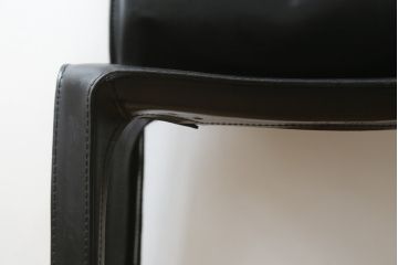 中古　Cassina(カッシーナ)　412　CAB(キャブ)　MARIO BELLINI(マリオベリーニ)　ブラック(黒)　シンプルモダンな空間づくりに活躍するアームレスチェア(ダイニングチェア、椅子、イス)(定価約24万円)(R-079511)