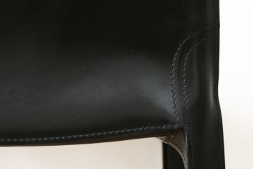 中古　Cassina(カッシーナ)　412　CAB(キャブ)　MARIO BELLINI(マリオベリーニ)　ブラック(黒)　シンプルモダンな空間づくりに活躍するアームレスチェア(ダイニングチェア、椅子、イス)(定価約24万円)(R-079511)