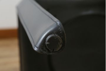 中古　Cassina(カッシーナ)　412　CAB(キャブ)　MARIO BELLINI(マリオベリーニ)　ブラック(黒)　シンプルモダンな空間づくりに活躍するアームレスチェア(ダイニングチェア、椅子、イス)(定価約24万円)(R-079511)