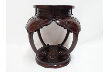 時代物　花菱蒔絵　お部屋を上品に演出する紫檀七宝式中央卓(唐木、家紋、花台、ミニテーブル、飾り台、木製、漆、共箱付き)(R-079514)