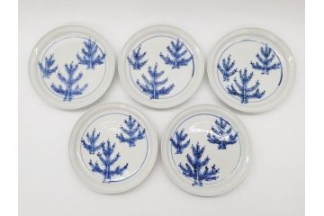 正木春蔵　九谷焼　染付　色絵　松梅文　約14cm　4.7寸　緻密なデザインが魅力の小皿5枚セット(花、樹木、豆皿、和皿、和食器、四寸七分)(R-079518)